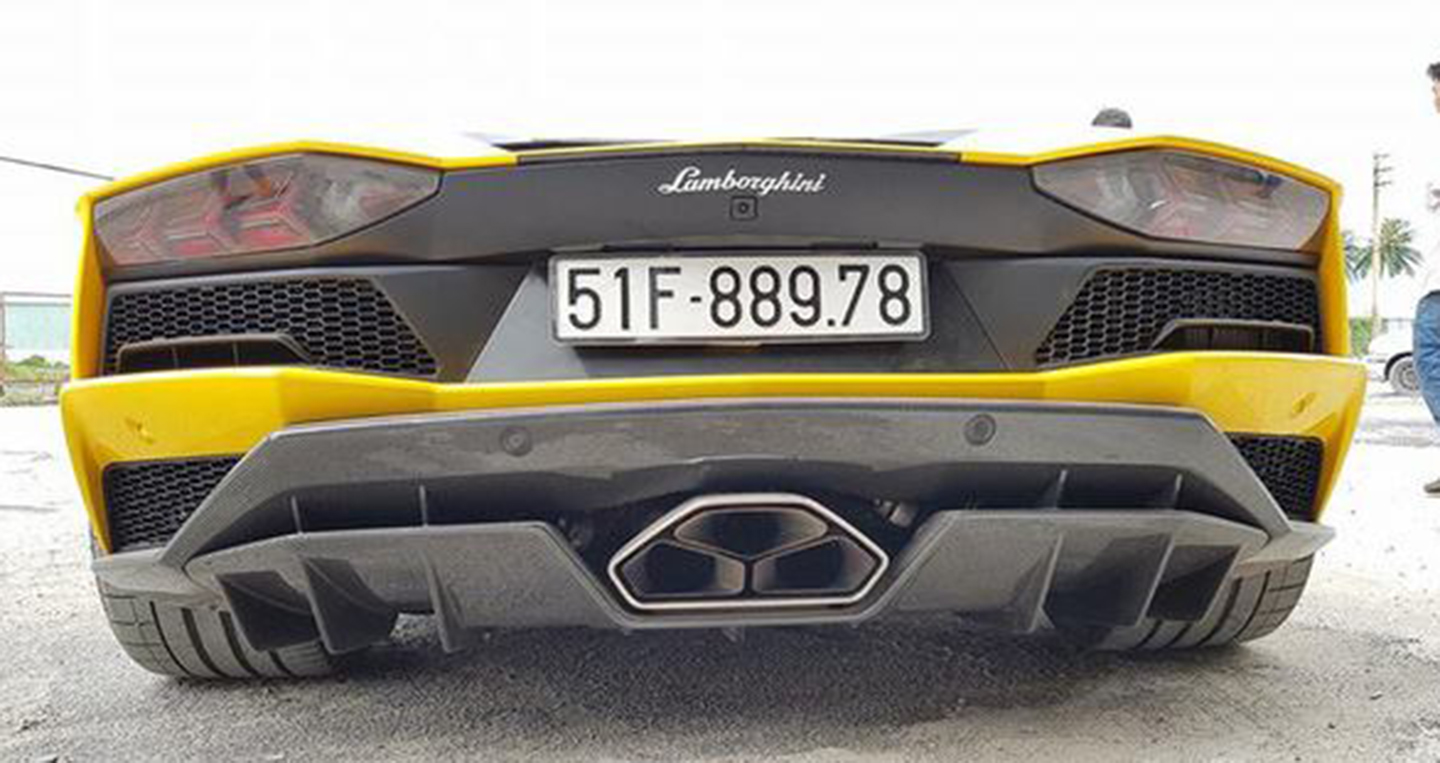 Lamborghini Aventador S độc nhất Việt Nam ra biển trắng 