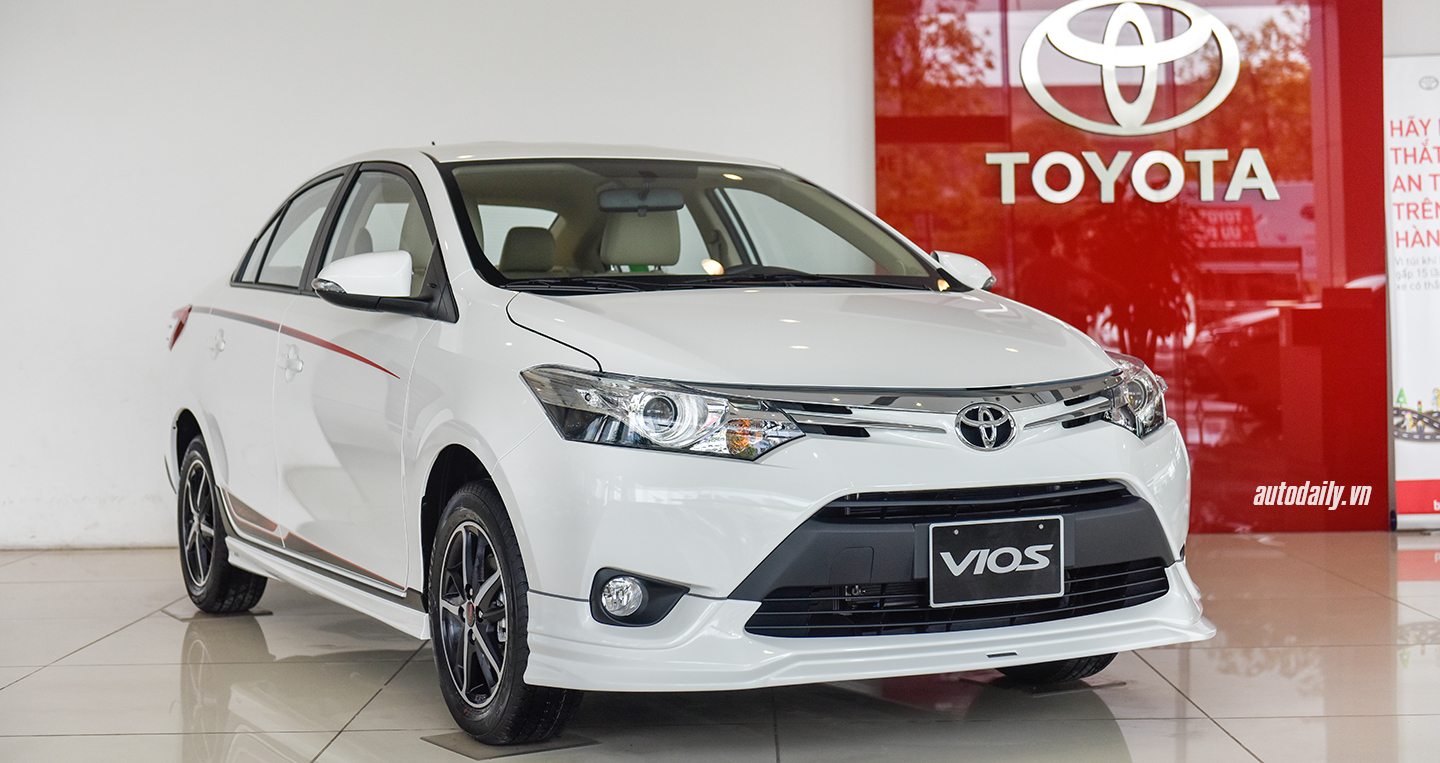 Thấy gì từ việc điều chỉnh giá xe của Toyota 