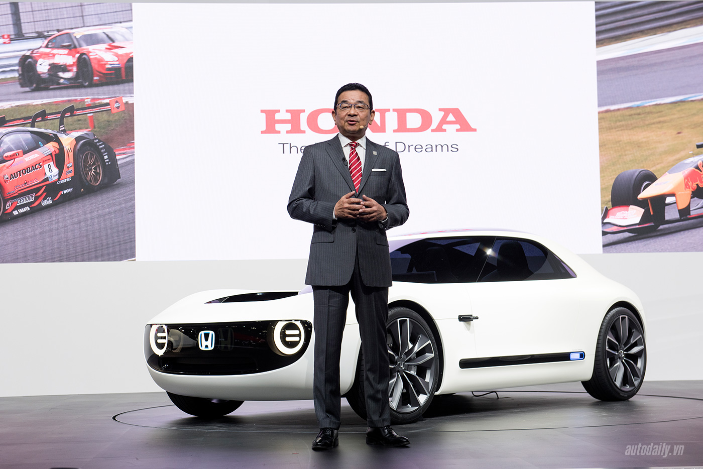 CEO Takahiro Hachigo: Honda sẽ hiện thực hóa niềm vui cầm lái xe điện 