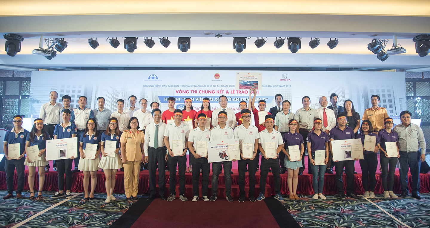 Honda Việt Nam tổ chức Vòng chung kết Hội thi “Sinh viên lái xe ôtô an toàn năm 2017” 